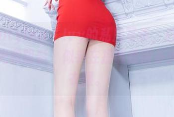 Beautyleg - Ivy的私房写真，白裙里的阳光和阴影，似乎在提醒我得多买几件衣服。