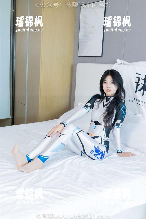 BoBoSocks袜啵啵-奶油 BoBoSocks袜啵啵 - 奇思妙想:奶油高跟凉鞋写真,原来鞋子也想找到共鸣!