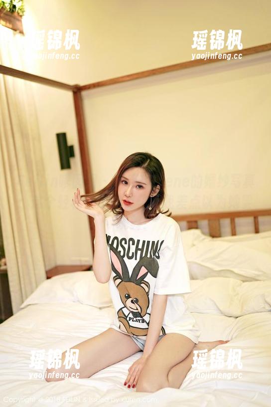 Feilin嗲囡囡 - 萌琪琪Irene的婚纱写真：这个轻松惬意的姿势让我差点以为她要跳舞！