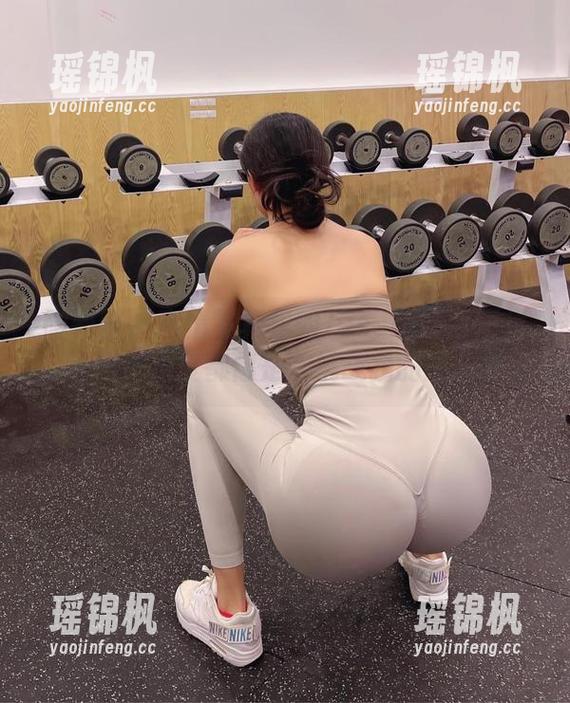 Jessie婕西 微密圈 - 高清写真里的Jessie婕西短裙,每一角度都像是在挑战我的想象力