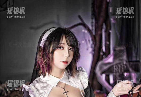 Leah梓未 每一次看到Leah梓未的秘书美图,我都有种想当秘书的冲动。