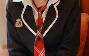 MFStar模范学院 - HD修女模式开启，汐汐爱吃草莓给我们带来了不可思议的高清套图！