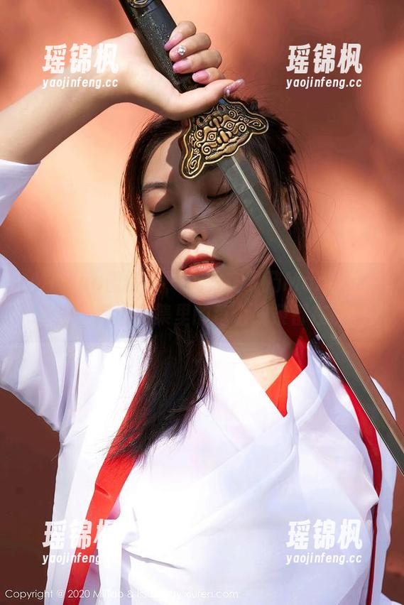 MiiTao蜜桃社-梦乃Mandy MiiTao蜜桃社 - 沉醉在梦乃Mandy的泳池,高清图集里的每个线条都在说话