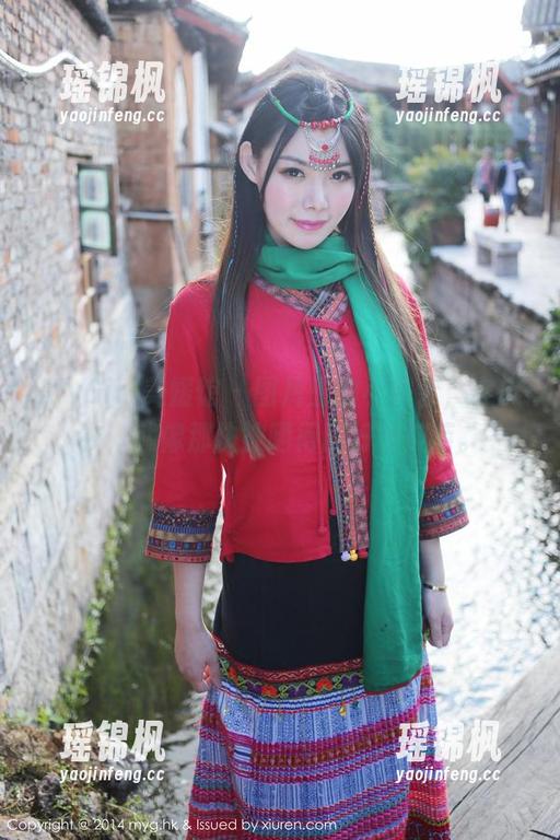 MyGirl美媛馆 - 图片里的小尤奈，穿皮衣，就像那块被晒得刚好的披萨。