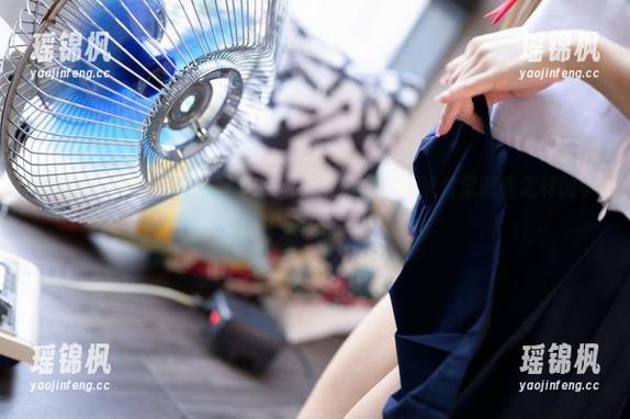 Seoyool(서율)带来了她的夏日‘合集’：照片里藏着怎样的小心思？