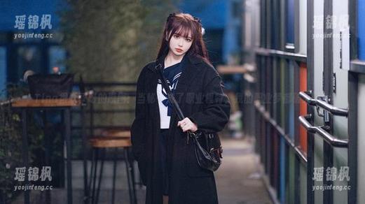 Tina很妖孽呀的原图：当秘书成了职业模特，我的职业梦都破灭了！