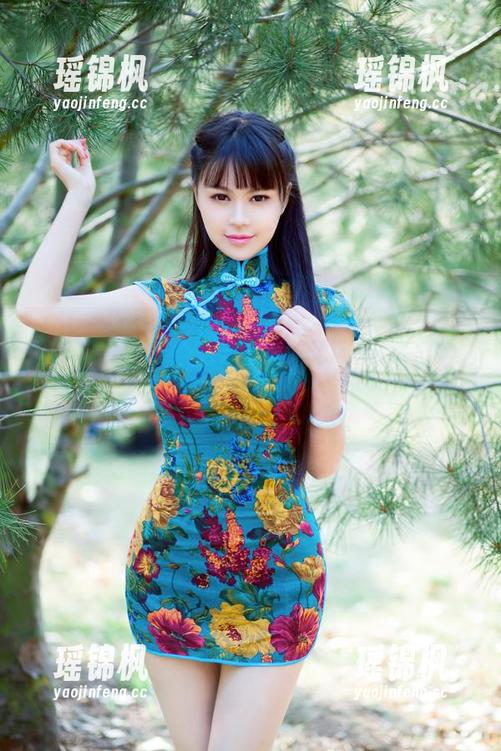 TuiGirl推女郎 - 当工作服遇上超模：冯雨芝自信套图，一秒让你想报名“制服日”。