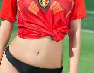UGirls尤果网 - 夏倪可ella的女王气质图集分享，呃，看来我要把自己的自信也给再调整调整了。