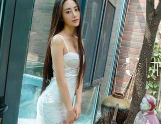 UGirls尤果网 - 当白一晗的裸足遇上无圣光，静悄悄地撩拨你的审美