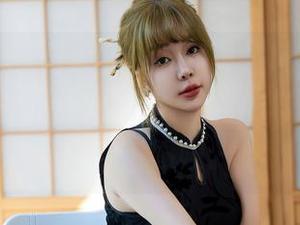 XINGYAN星颜社 - 高跟鞋拉风，王婉悠Queen却在图集中练习走路的样子，那个姿势，啧啧。