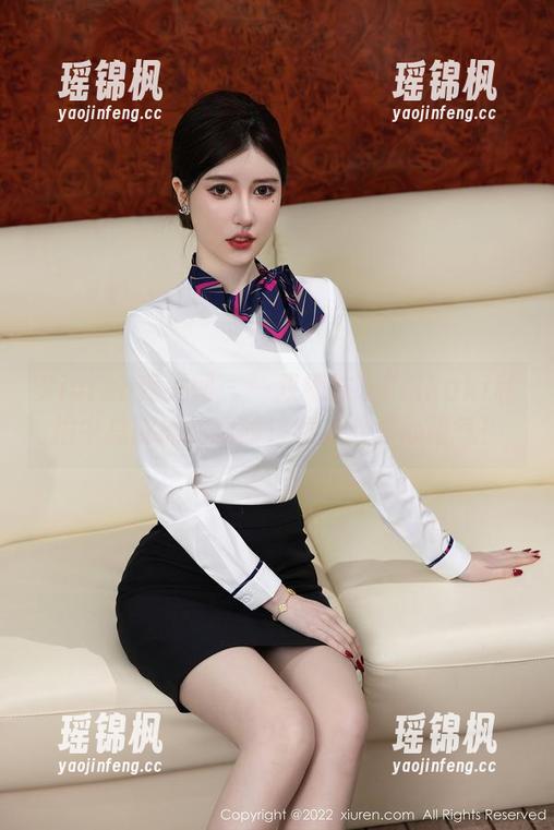 Xiuren秀人网 - 一双棉袜在Erikaki私拍中总能抓住我的注意力，真心服气！