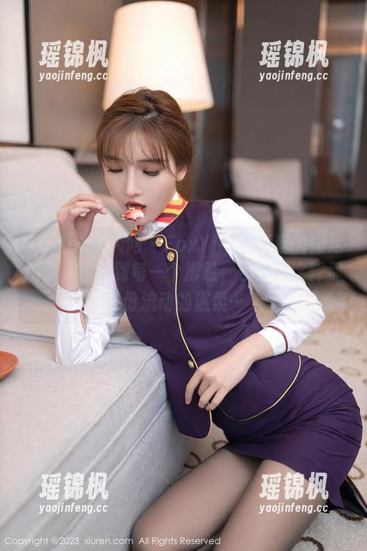 Xiuren秀人网 - FoxYini孟狐狸的裸足精选，细致到每一个脚趾，仿佛在诠释那份流动的温柔…