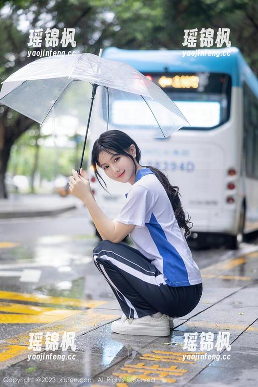 Xiuren秀人网-伊小七MoMo Xiuren秀人网 - 伊小七MoMo的连衣裙能翻白眼?美图合集独家揭秘,呵呵!