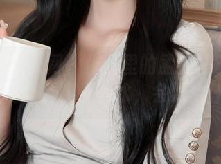 Xiuren秀人网 - 作品里的孟狐狸FoxYini：当高清碰上死库水，会发生什么？