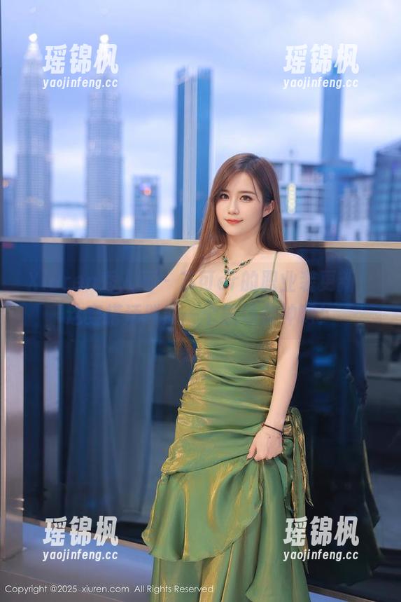 Xiuren秀人网 - 苏可er的职业装更新，这穿搭活脱脱一个职场女神啊！