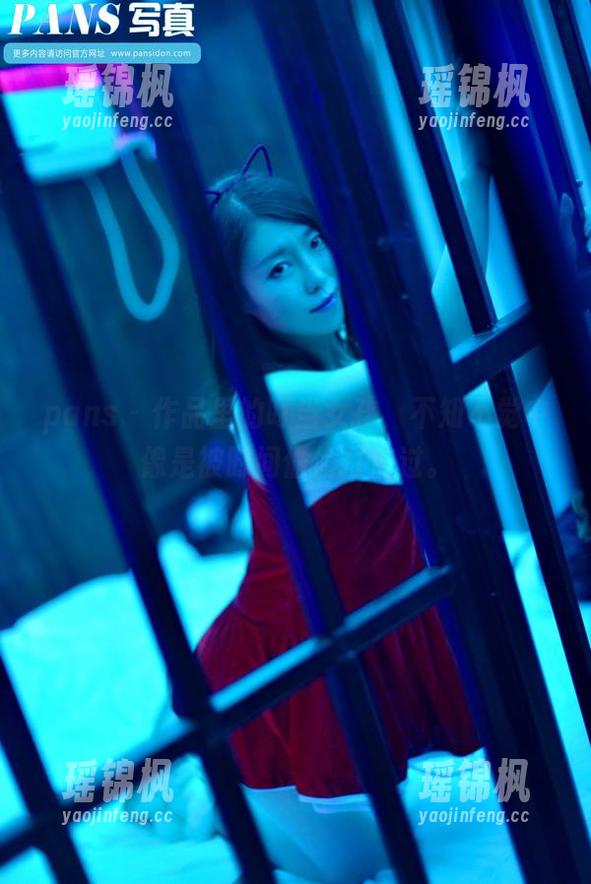 pans - 作品里的叮当女孩，不知不觉中像是被时间偷偷打磨过。