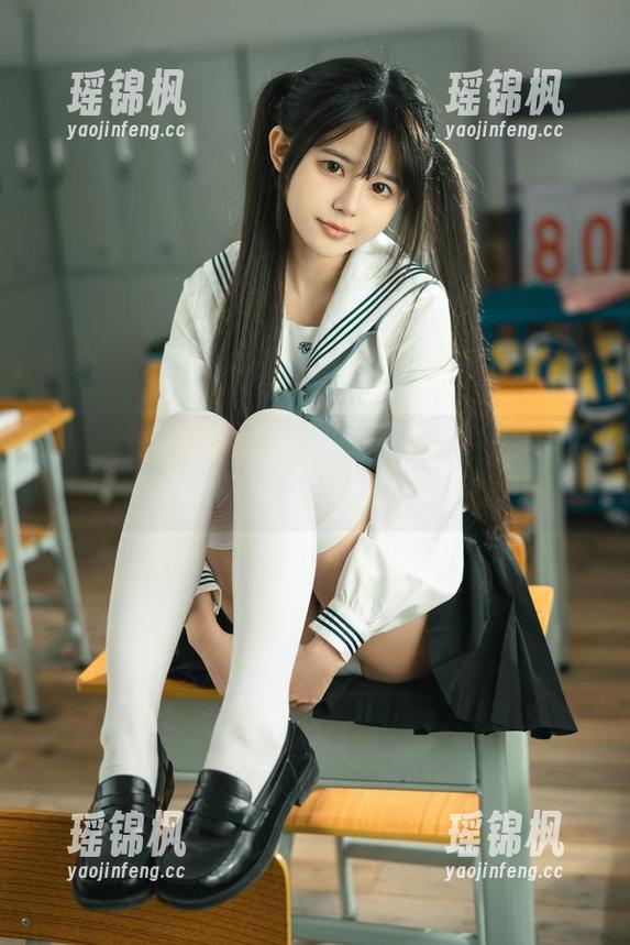 rua阮阮 rua阮阮的红色校服-写真图集中藏着多少阳光的温暖?