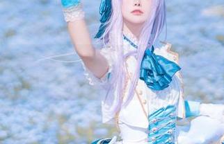 从未见过的优雅！w百合欧皇子w最新图册连衣裙，服装与神仙同框！