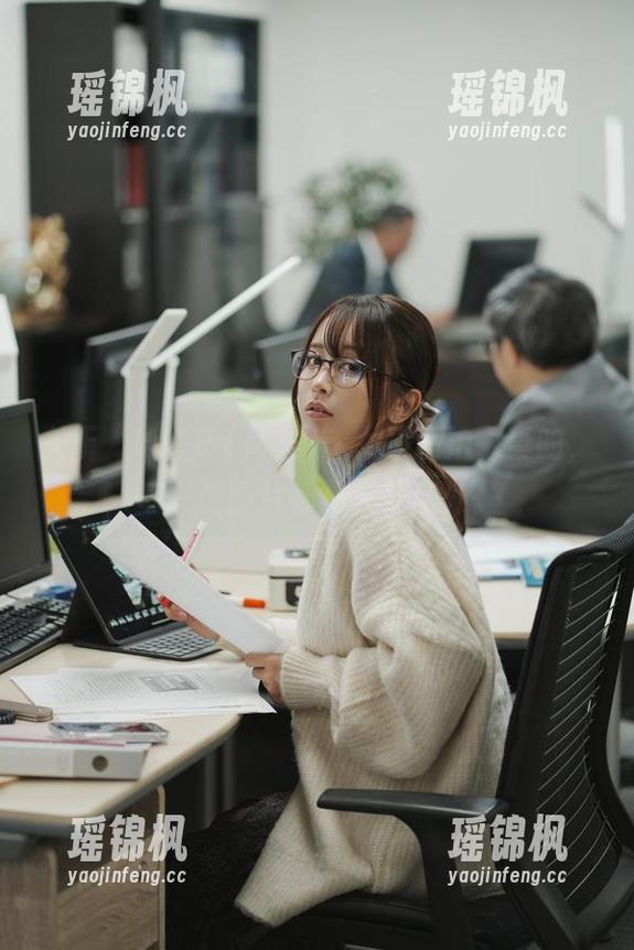 关于“いくみ(育美)”女孩私拍，真的，每一张图片都是一种意外。