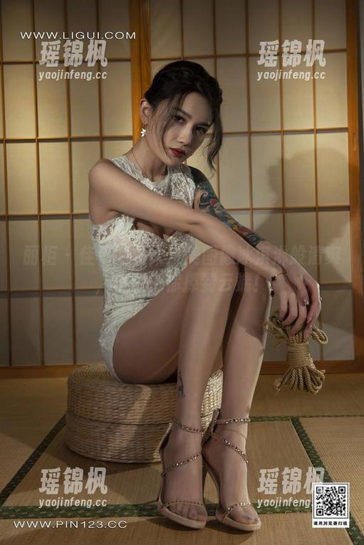 丽柜 - 佳怡的夏天：美图像冰淇淋般清爽，资源把你捧到云端！
