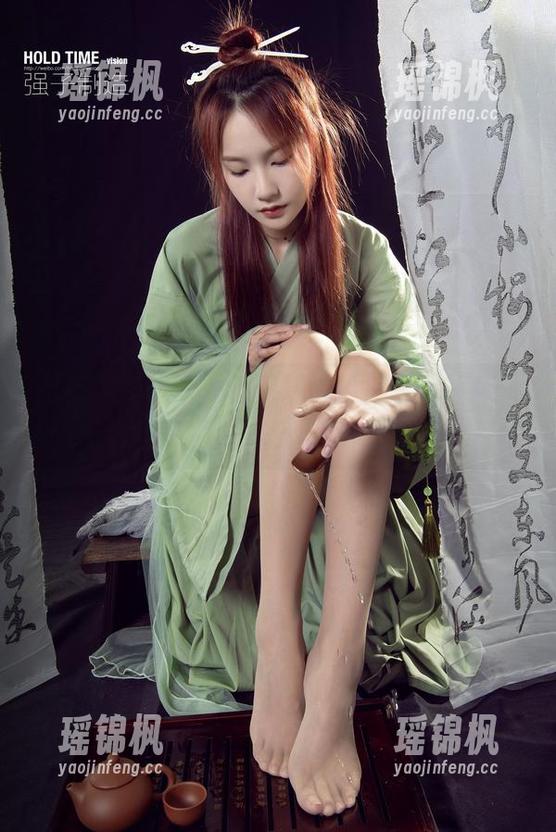 丽柜 - 兔子带来不同寻常的裤里丝图片，就是为了开心分享哈！