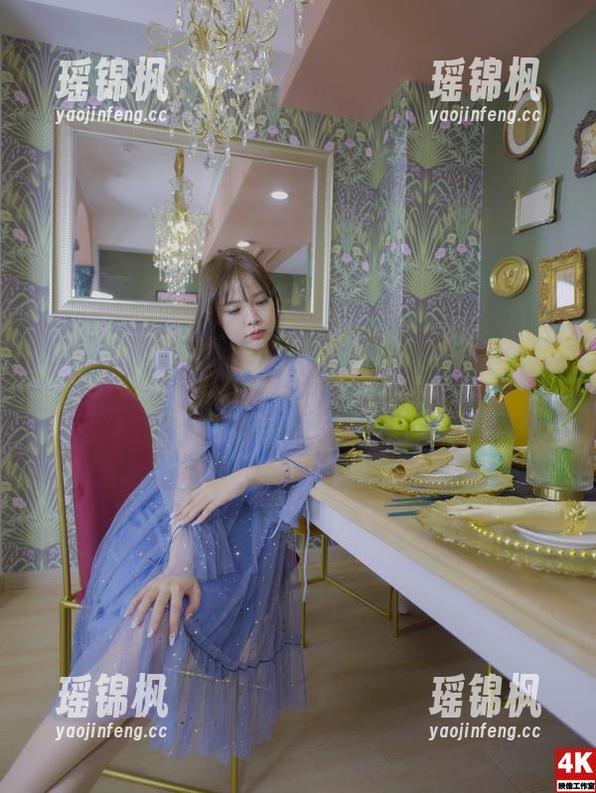 丽柜-英子 丽柜 - 英子的经典回顾:无圣光,不过偶尔也会让人想到“小心脏”。