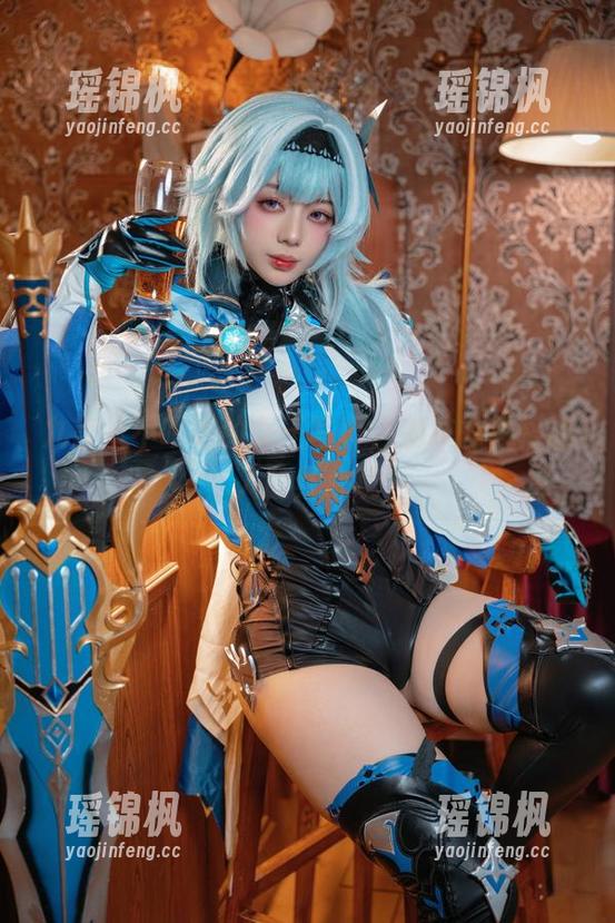 九言从不咕咕 九言从不咕咕的女王写真,别致的风格让人脸红心跳