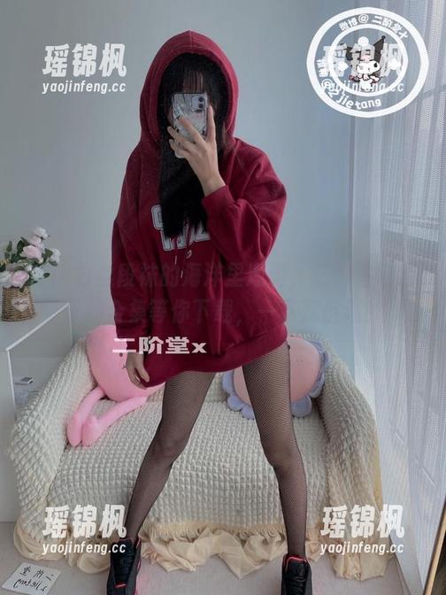 在jk白丝段袜的海洋里遨游，二阶堂宅绘子的合集等你下载，一下就沉迷！