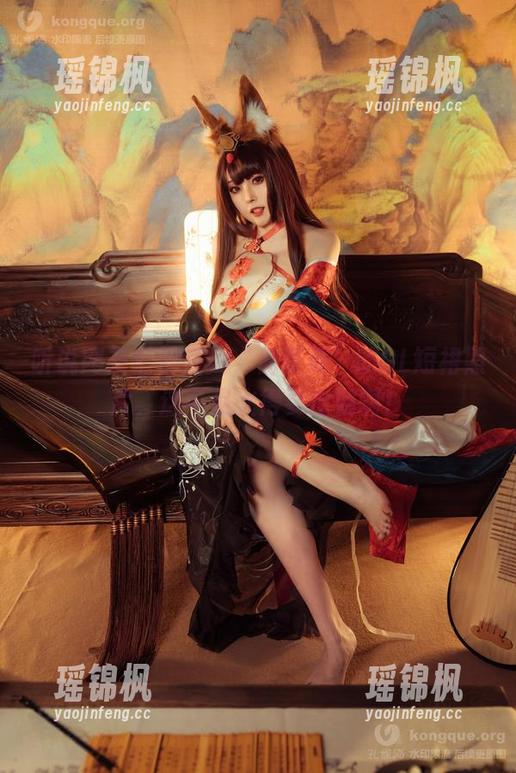 听说网友们都在找“你夏夏”的OL短裙照片，这可是火得要出圈啊！