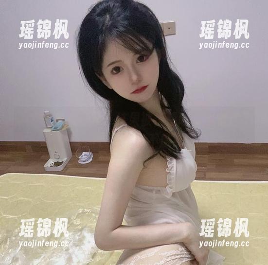 说好的黑猫写真，结果被倦倦喵悄悄塞进了图包，你信不信？