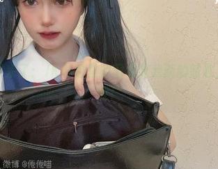 倦倦喵又来了：JK书包里的网盘是我新的钥匙，作品快收！
