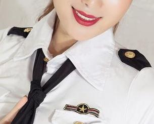 克拉女神 - 思茹的图集——女孩在书堆里迷失的大眼睛，超好奇！