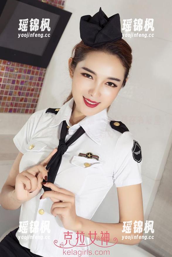 克拉女神-思茹 克拉女神 - 思茹的图集——女孩在书堆里迷失的大眼睛,超好奇!