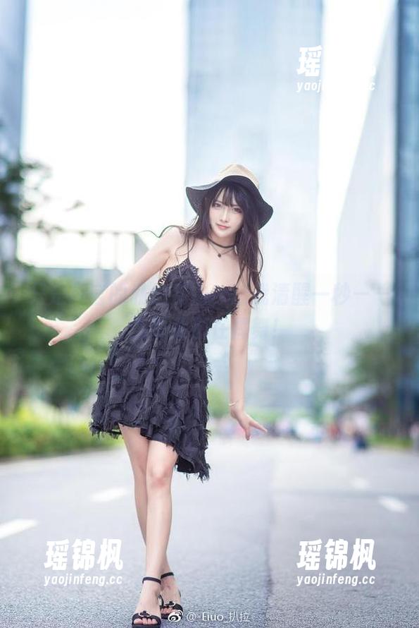 只是简言的私拍琴曲，让我清醒一秒——连耳朵都在挥舞！
