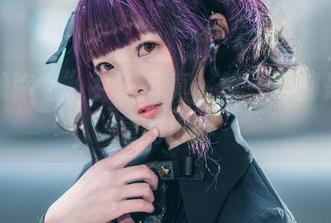 “名赖弥七”女王写真：每一眼都是不经意的挑衅