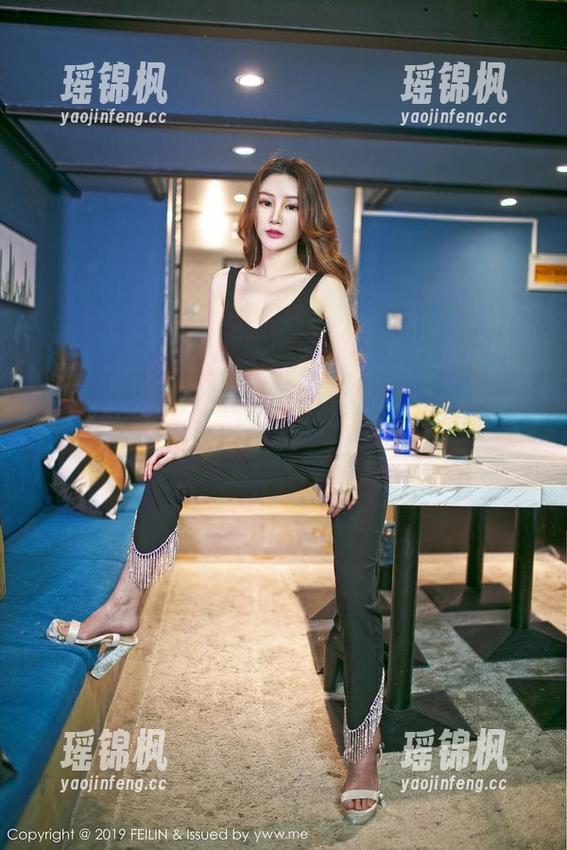 嗲囡囡 - 李梓熙原图：这个秘书的特别之处，真没想到会是这样！