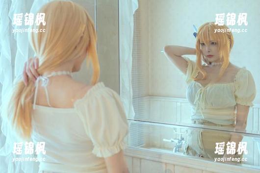 看夏小秋秋秋的全套写真，风情一言难尽。