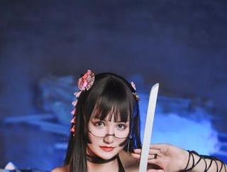 私拍原图都在这，夏鸽鸽不想起床出奇有效，约尔太太的泳衣好神奇！