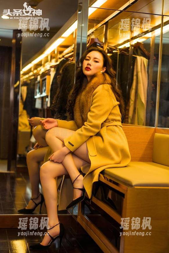 头条女神-尹菲 头条女神 - 原图终于出炉,尹菲这御姐妆,我情不自禁要点赞!