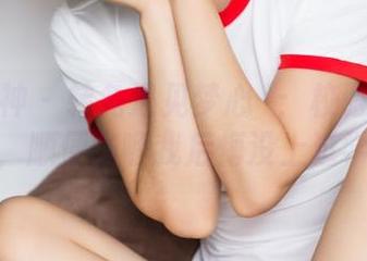 头条女神 - 转角遇见梦心玥：校服原图精选，顺便咖喱我后悔没上过学！