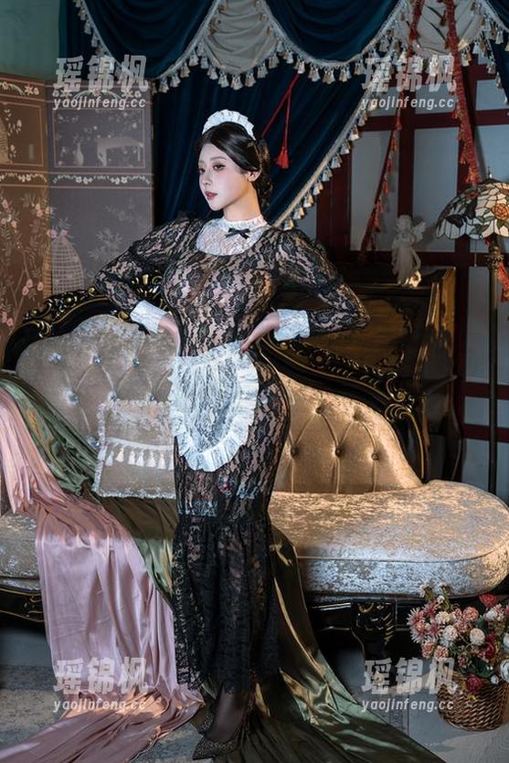 黑白交错，奈汐酱Nice的cos作品可能会让你思考人生！