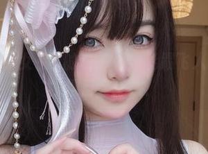 一见倾心？女主K的白裙好像能踢飞人群…资源你得自己挖掘！