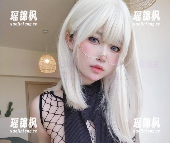 原图？哈哈，女主K的短裙真的太能穿了，这场完美的混乱、能省不少思考。