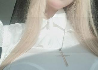 女主K这回给我们带来了乘凉的姐姐，你说她在线上也太显气质了，原图一会儿见。