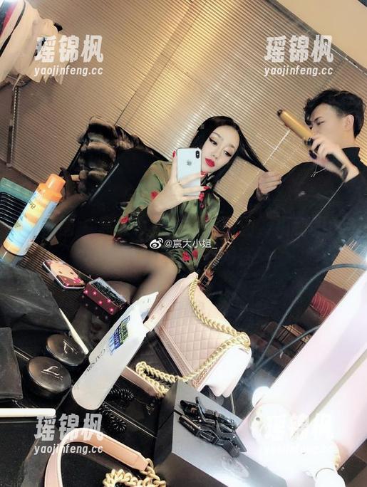 微密圈 - 宸大小姐牛仔裤原图，福利和小心翼翼的目光同在