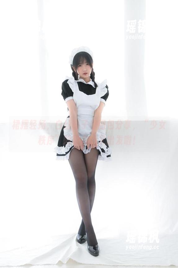 少女秩序 裙摆轻扬,白丝格子裙图包分享,“少女秩序”的好奇心又出发啦!