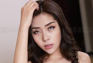尤物馆 - 孟狐狸FoxYini的粉色狂欢——这组写真比冰淇淋还要甜！