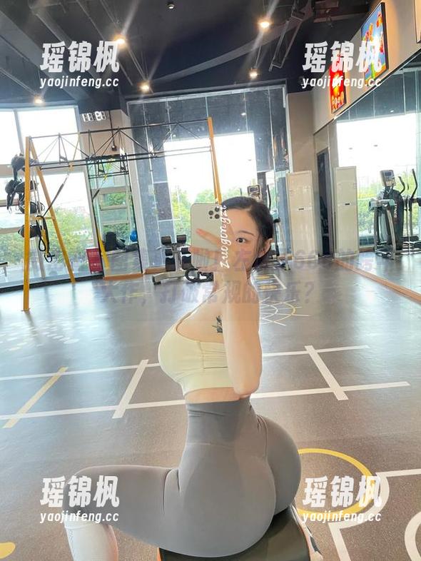微密圈 - 图集更新啦!左公子666的跨年大作,打破常规的快乐?