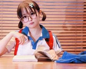 想让人心动的那种无圣光气息，幼水铃衣和她的女友共享！