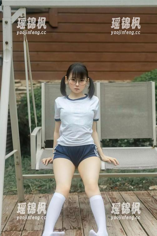 在线欣赏，幼水铃衣的Miku合集，竟有种时间静止的魔力…